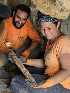 Radio Jai - Sensación en el desierto de Judea: un alijo de cuatro espadas romanas de 1900 años de antigüedad