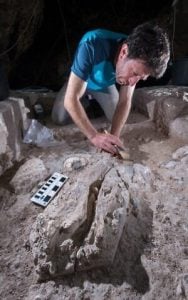 Radio Jai:Sapiens y neandertales coexistieron en el Israel prehistórico